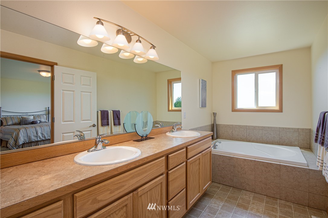 5232 Island View Way Bow, WA 98232 - Photo 13 of 25 Gallery Image 13
