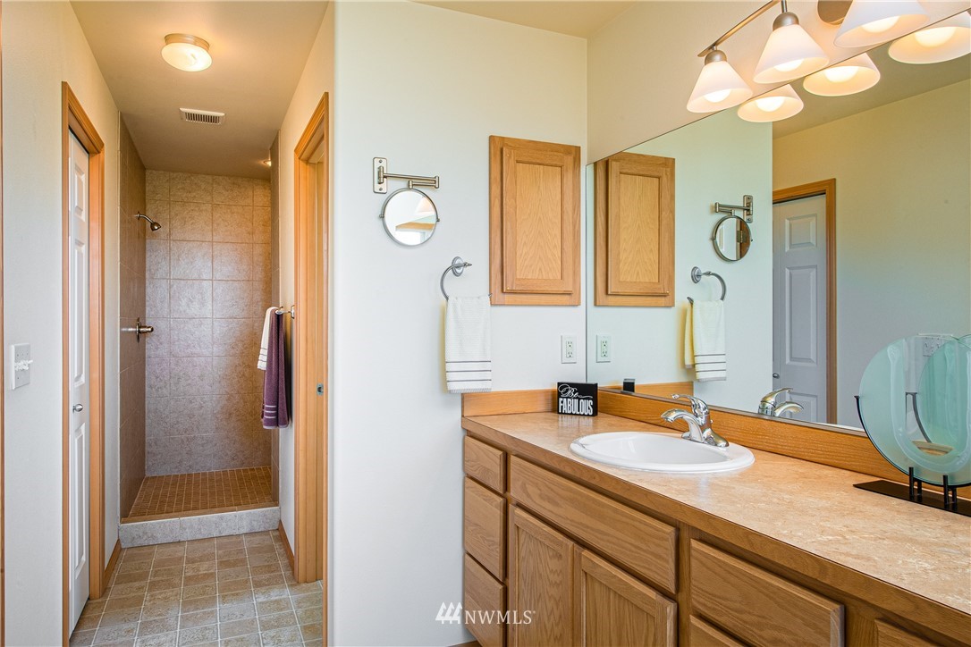 5232 Island View Way Bow, WA 98232 - Photo 14 of 25 Gallery Image 14