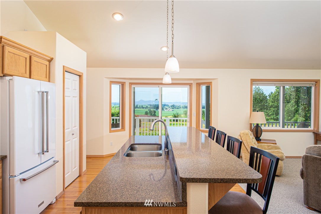 5232 Island View Way Bow, WA 98232 - Photo 4 of 25 Gallery Image 4