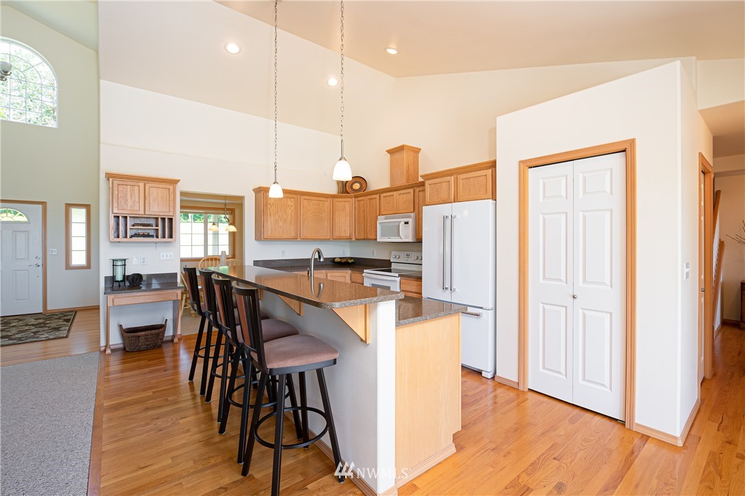 5232 Island View Way Bow, WA 98232 - Photo 5 of 25 Gallery Image 5