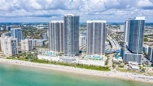 $4,100 | 1830 South Ocean Drive, Unit 4307, Hallandale Beach, FL 33009