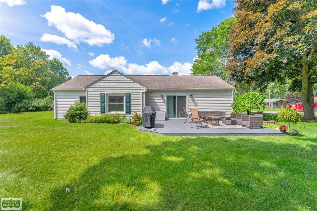 4175 Crocus Road Waterford, MI 48328 - Photo 3 of 33 50152983-f8c48a00-ee3f-436c-adea-378e34b0061e.JPG