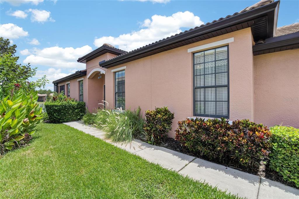 132 Shell Falls Drive Apollo Beach, FL 33572 - Photo 2 of 97