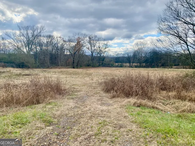 a view of an outdoor space and city view