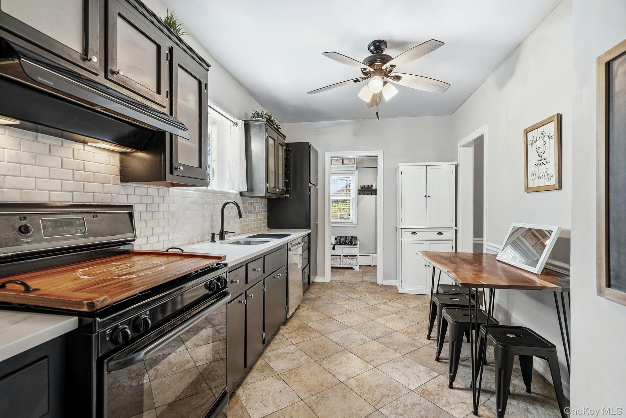 75 Hillcrest Avenue Rye Brook, NY 10573 - Photo 11 of 37