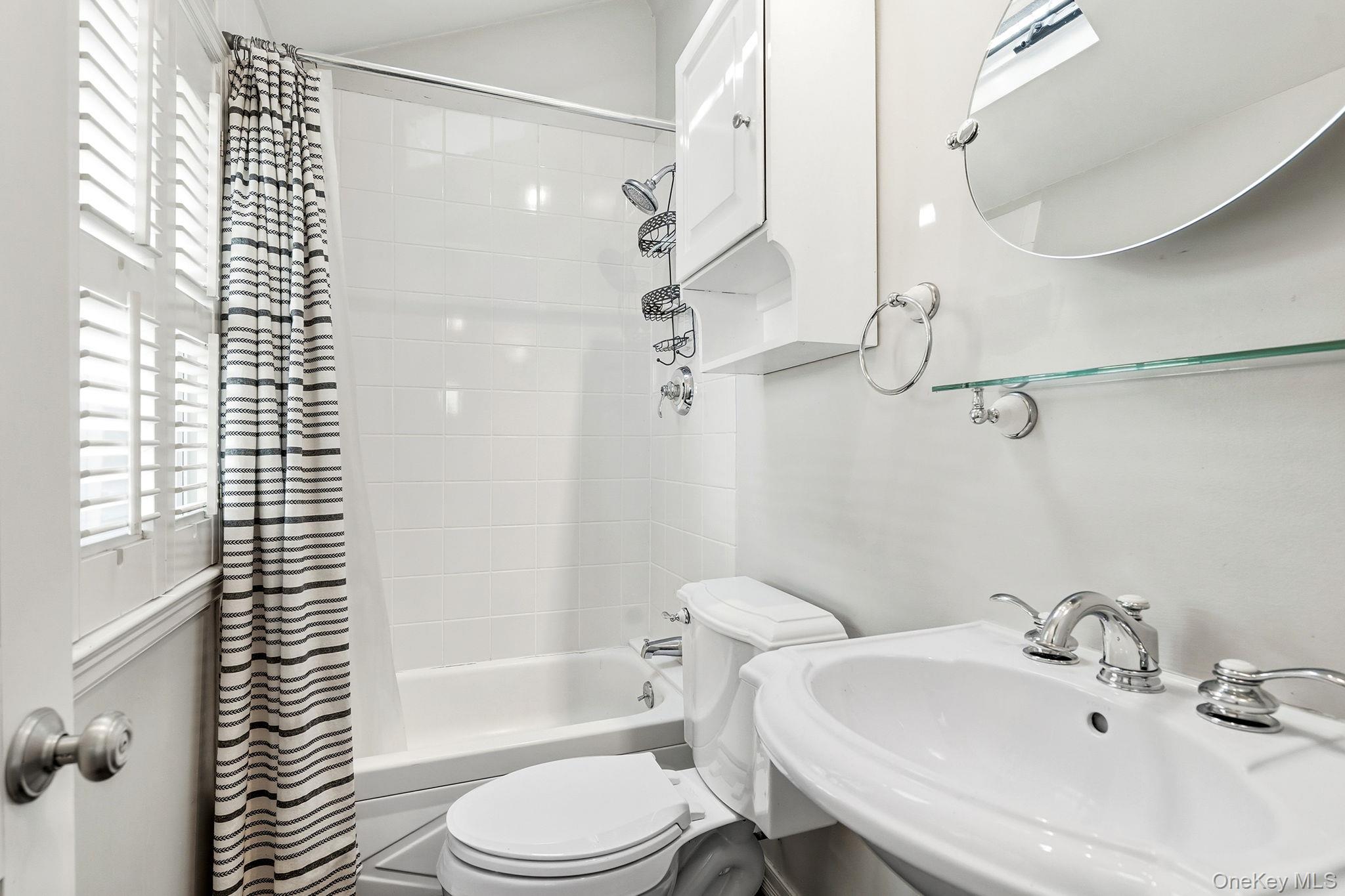 75 Hillcrest Avenue Rye Brook, NY 10573 - Photo 12 of 37 First floor full bath