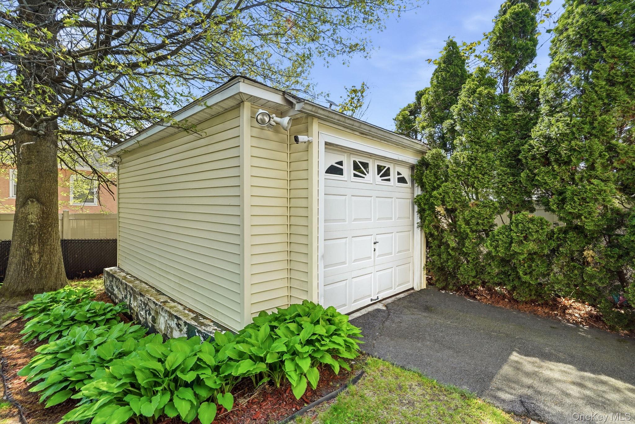 75 Hillcrest Avenue Rye Brook, NY 10573 - Photo 28 of 37