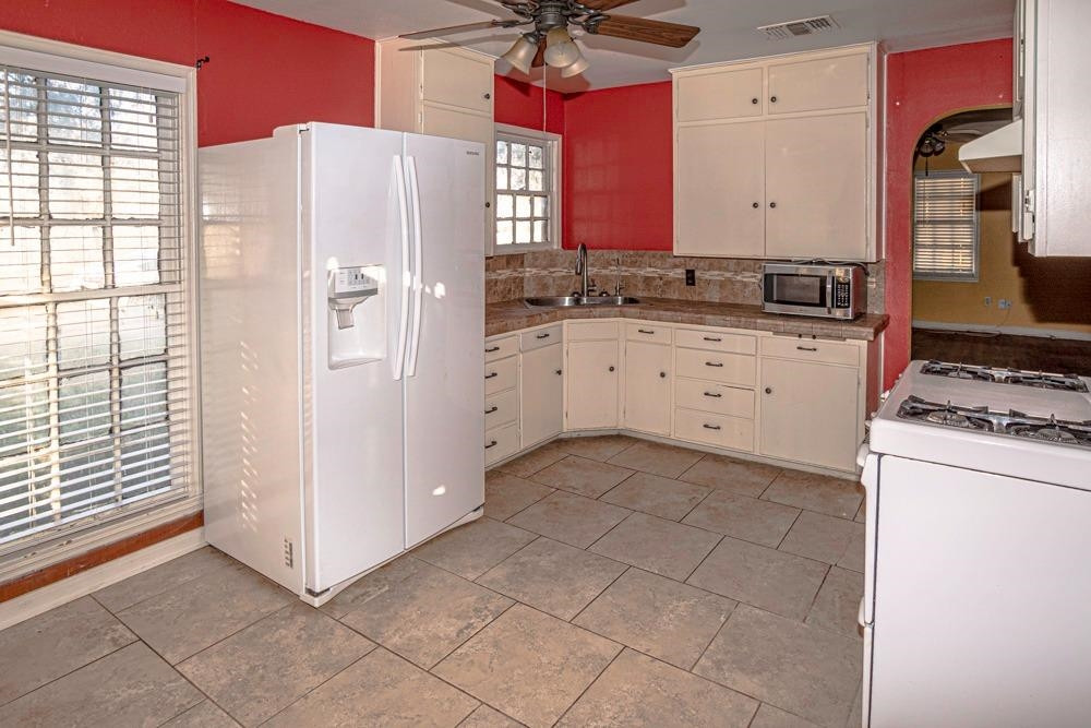 2605 35th Street Lubbock, TX 79413 - Photo 3 of 15 Photo 3