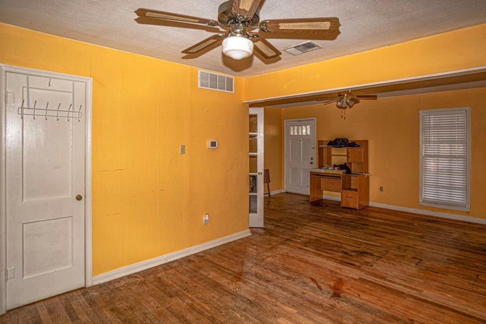 2605 35th Street Lubbock, TX 79413 - Photo 6 of 15 Photo 6