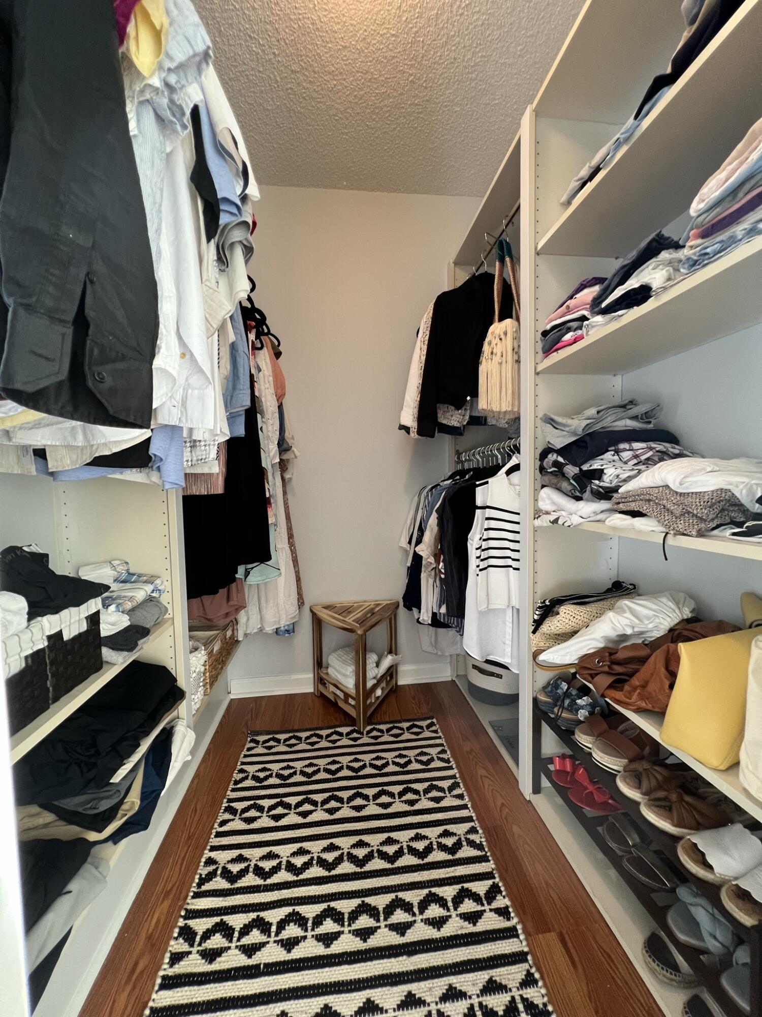 802 Blue Ridge Circle West Palm Beach, FL 33409 - Photo 26 of 37 a kitchen with a stove and a microwave