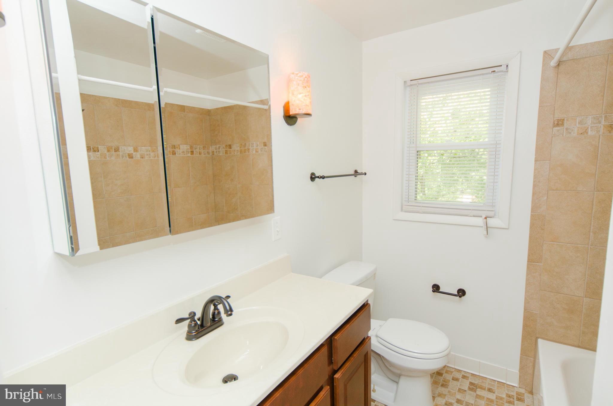 1670 Poles Road Essex, MD 21221 - Photo 15 of 30 Bath