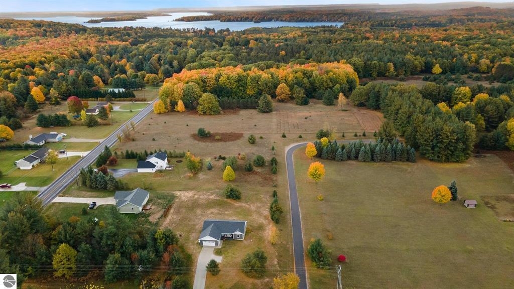 9559 Cedar Run Road Traverse City, MI 49685 - Photo 6 of 55 1906700-5.JPG