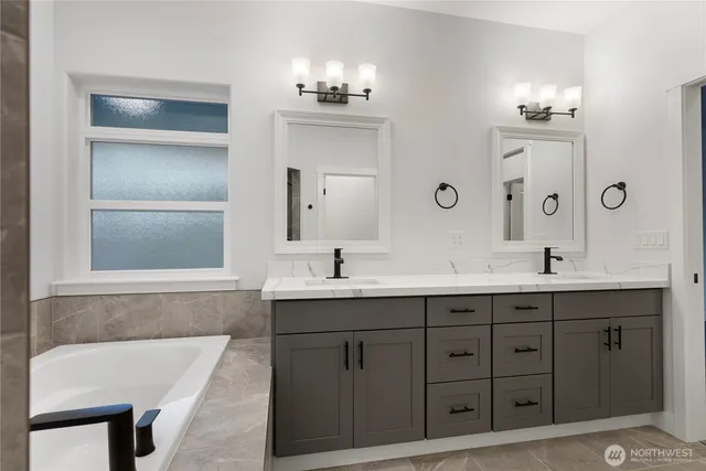 $899,950 | 920 Barbara Lane, Centralia, WA 98531