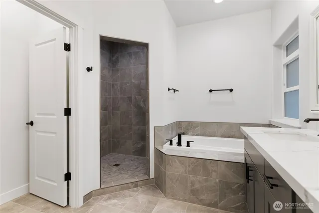 $899,950 | 920 Barbara Lane, Centralia, WA 98531