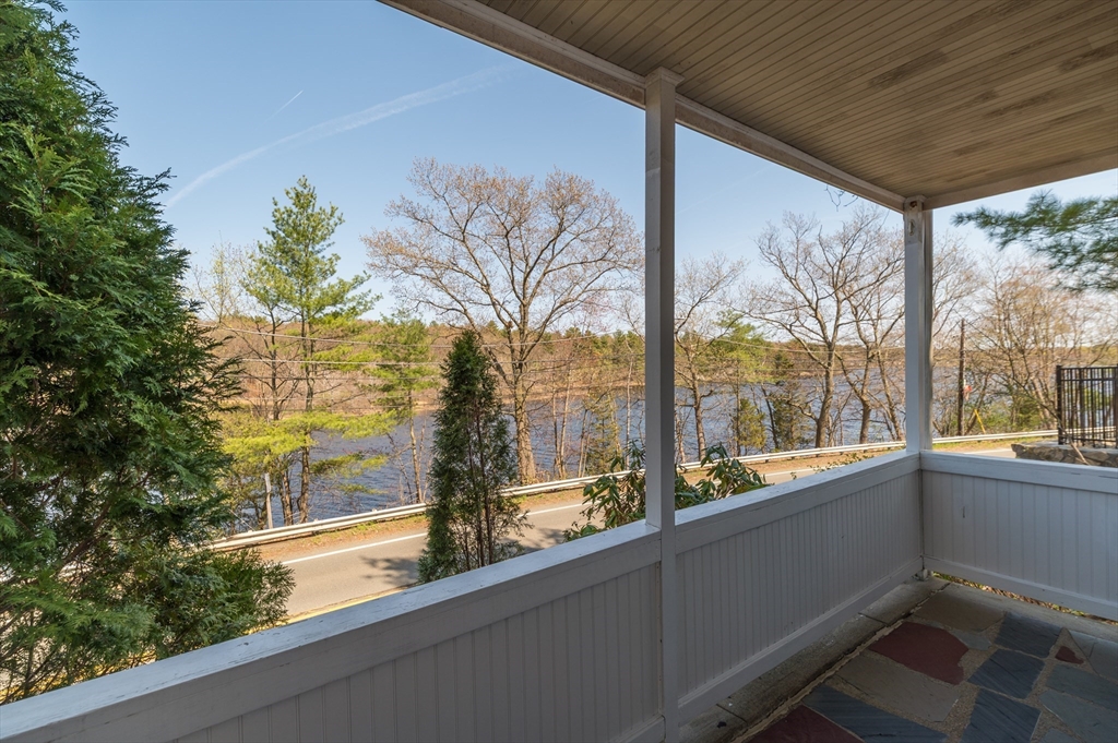 765 Walnut Street Lynnfield, MA 01940 - Photo 3 of 28