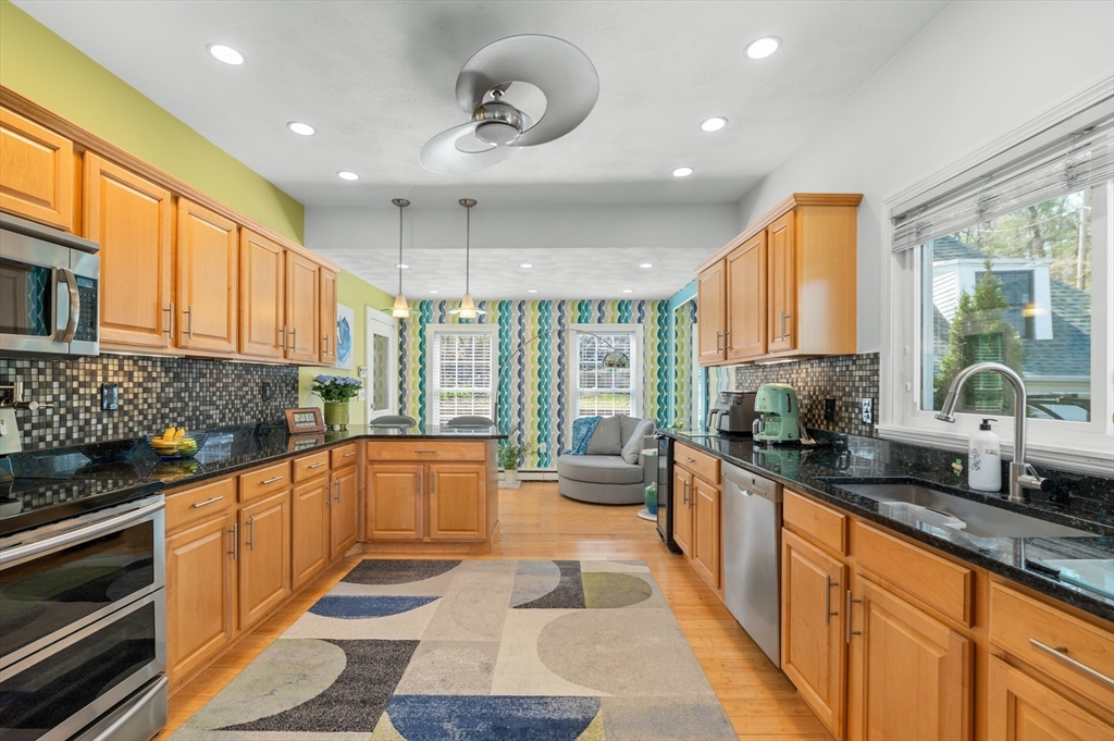 765 Walnut Street Lynnfield, MA 01940 - Photo 6 of 28