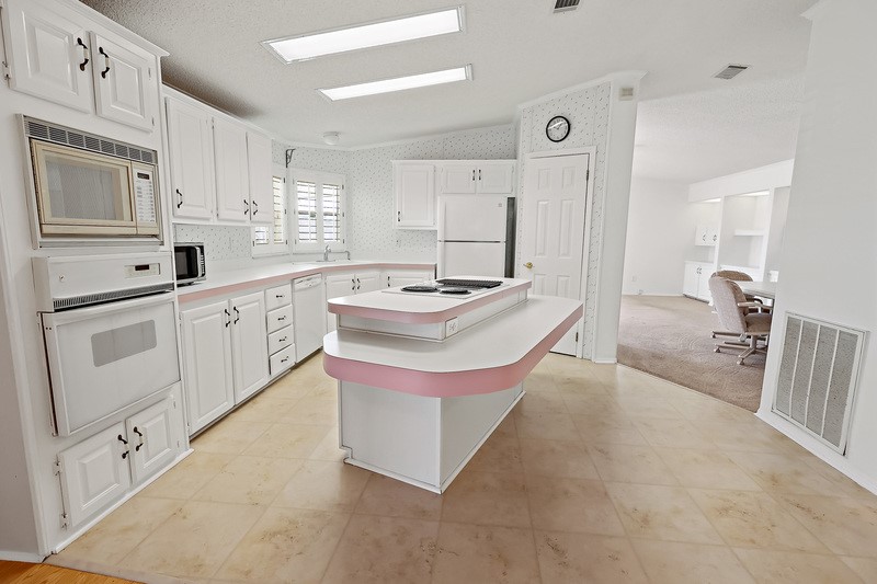 1105 Navajo Drive Sebastian, FL 32976 - Photo 5 of 27