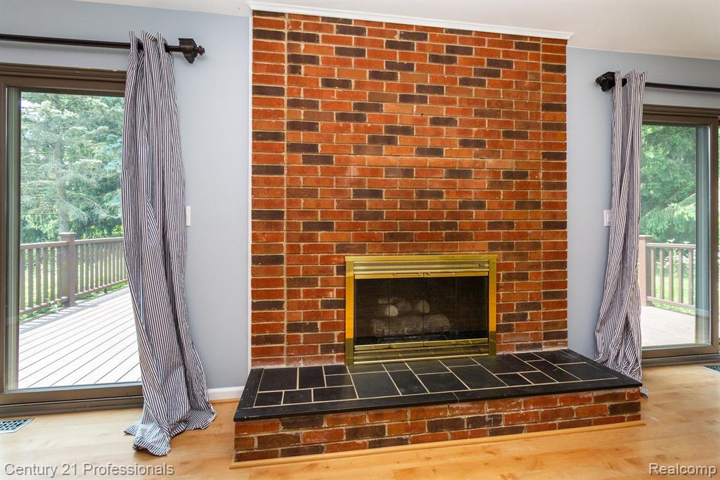 2226 Warrington Road Rochester Hills, MI 48307 - Photo 8 of 39