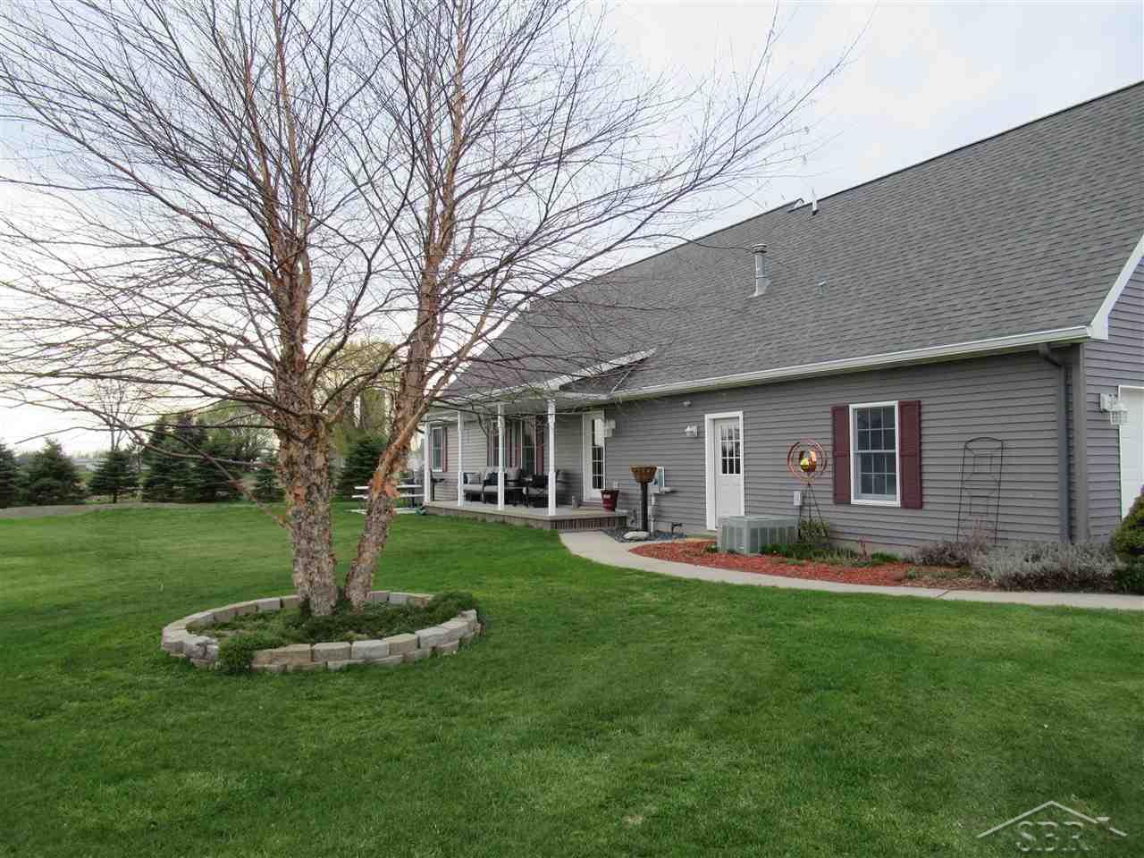 9476 East Monroe Road Wheeler, MI 48662 - Photo 36 of 41 Back Walkway