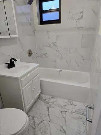 $3,800 | 1792 Lacombe Avenue, Unit 1 | Harding Park