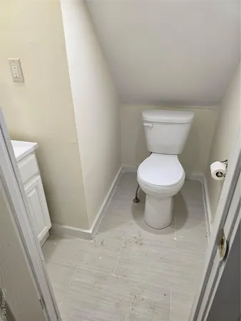 $3,800 | 1792 Lacombe Avenue, Unit 1 | Harding Park