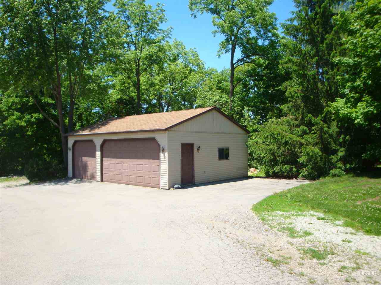 7221 West Hamilton Road South Fort Wayne, IN 46814 - Photo 3 of 28