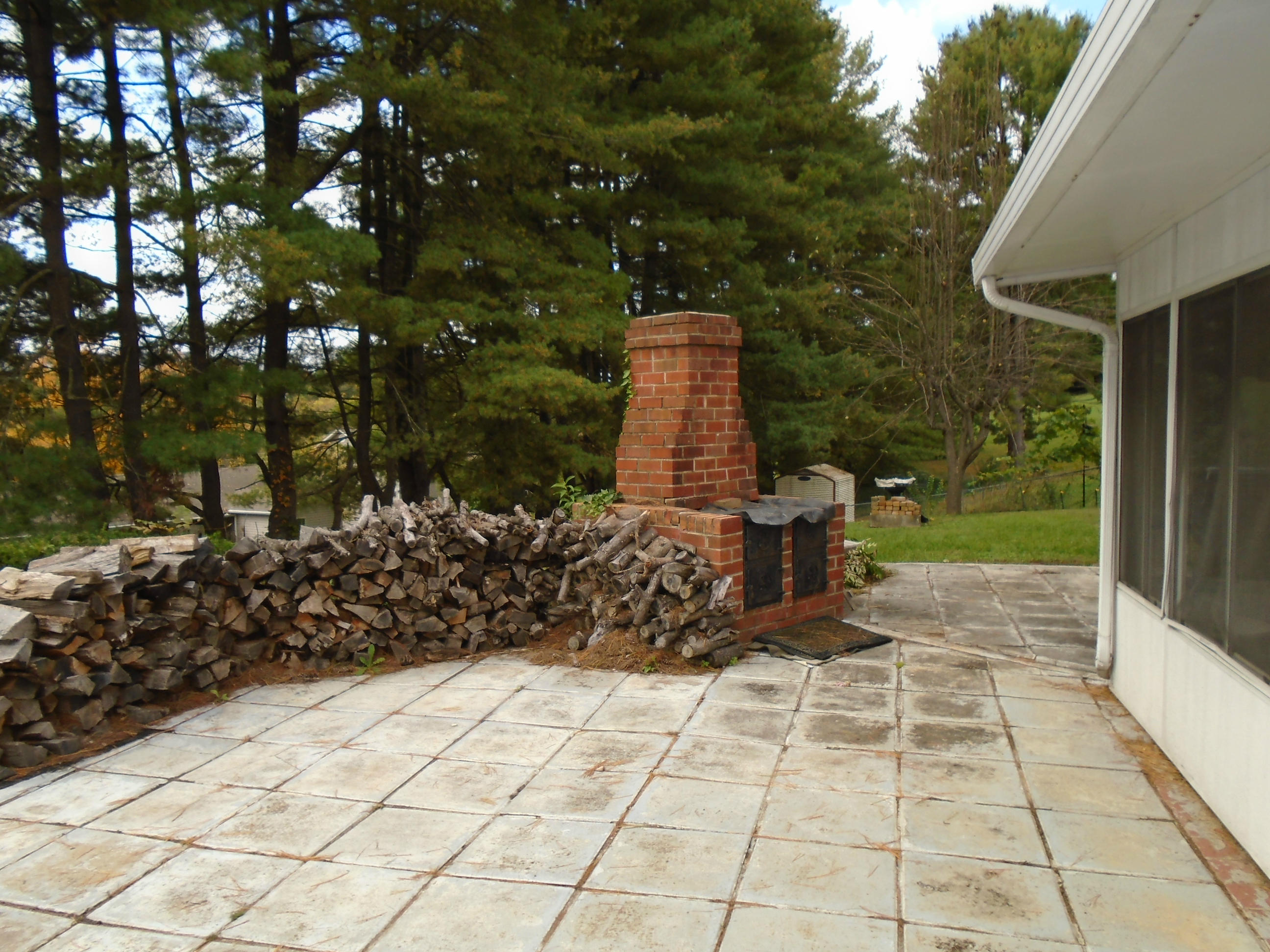 3107 Harmony Road Roanoke, VA 24018 - Photo 41 of 63 Patio w/outdoor grill