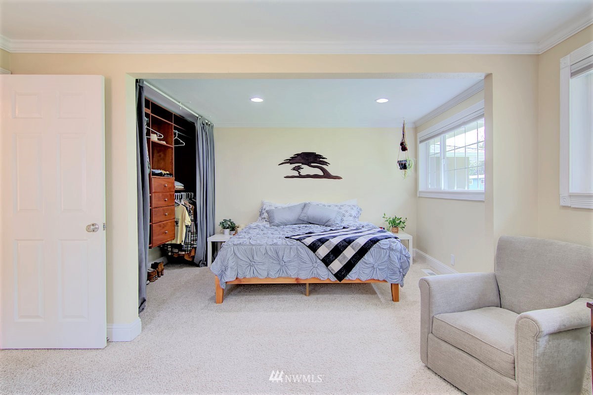 9304 Northeast 184th Place Bothell, WA 98011 - Photo 15 of 40 Gallery Image 15
