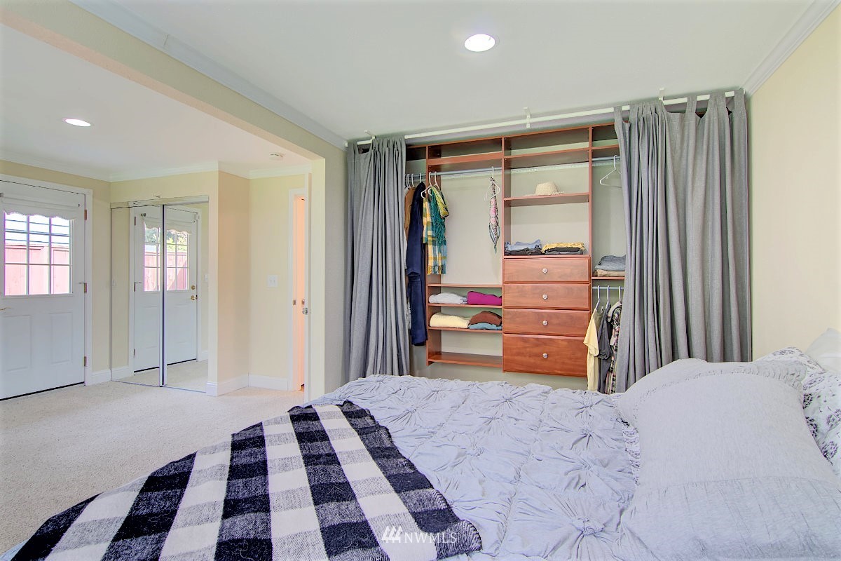 9304 Northeast 184th Place Bothell, WA 98011 - Photo 17 of 40 Gallery Image 17
