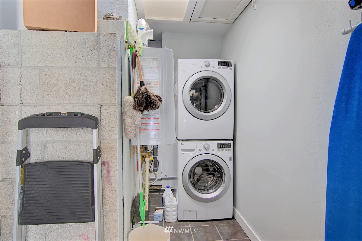 9304 Northeast 184th Place Bothell, WA 98011 - Photo 23 of 40 Gallery Image 23