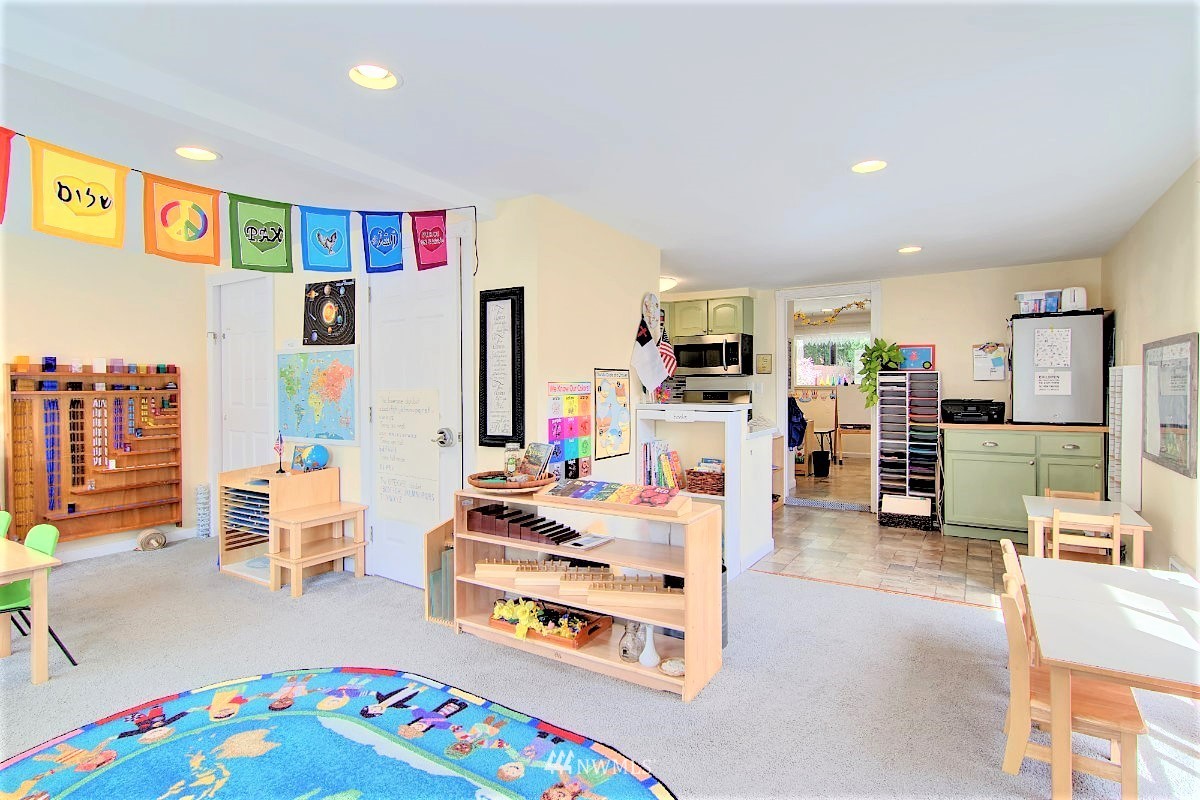 9304 Northeast 184th Place Bothell, WA 98011 - Photo 25 of 40 Gallery Image 25