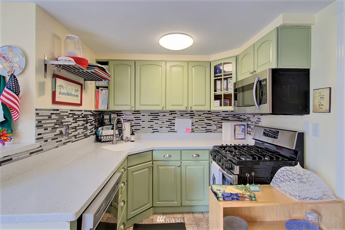 9304 Northeast 184th Place Bothell, WA 98011 - Photo 27 of 40 Gallery Image 27