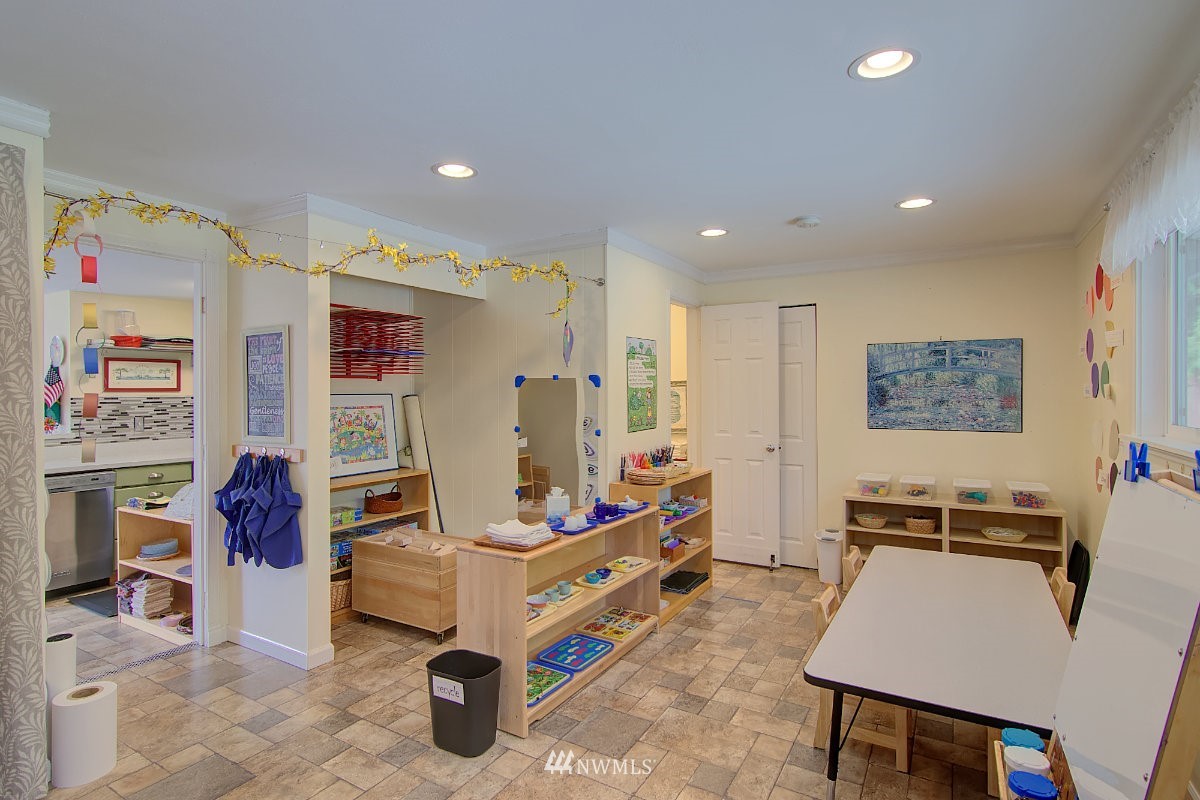 9304 Northeast 184th Place Bothell, WA 98011 - Photo 29 of 40 Gallery Image 29