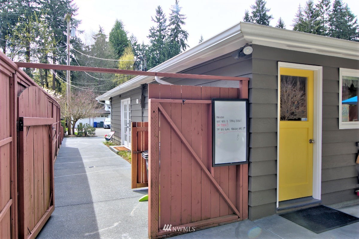 9304 Northeast 184th Place Bothell, WA 98011 - Photo 32 of 40 Gallery Image 32
