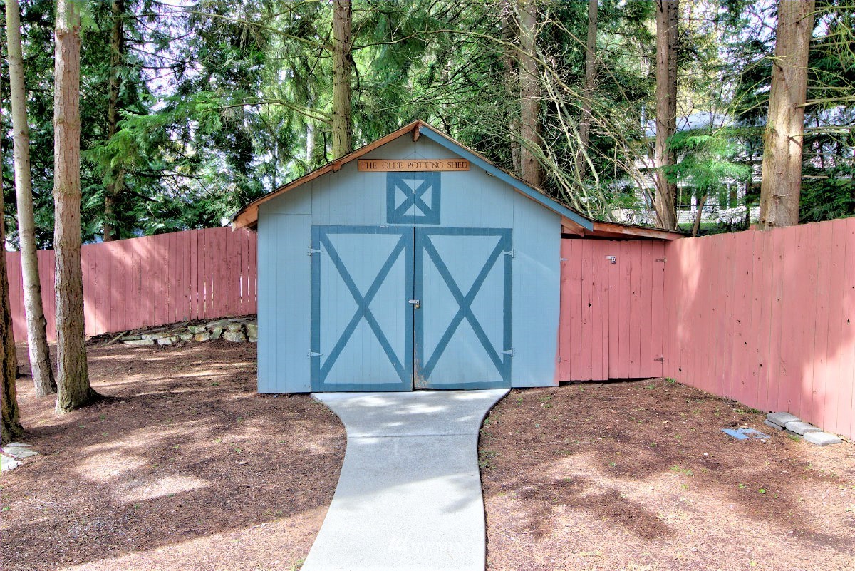 9304 Northeast 184th Place Bothell, WA 98011 - Photo 37 of 40 Gallery Image 37