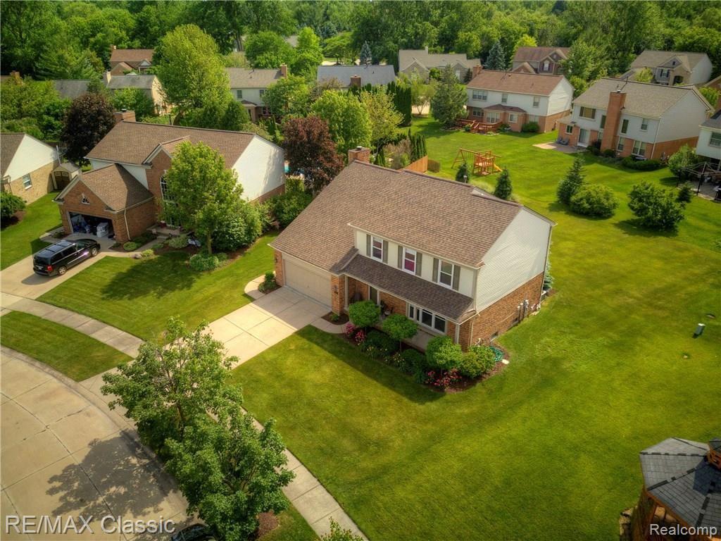 45717 Radnor Road Canton, MI 48187 - Photo 36 of 52 U Beautfiul Front Side Yard.jpg