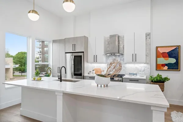$3,400 | 4208 Live Oak Street, Unit 201, Dallas, TX 75204
