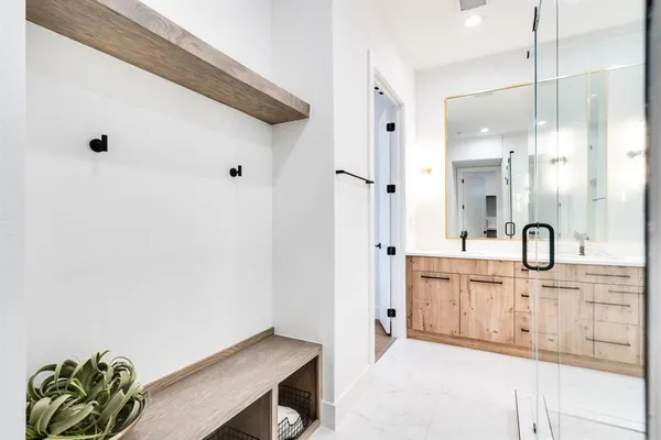 $3,400 | 4208 Live Oak Street, Unit 201, Dallas, TX 75204