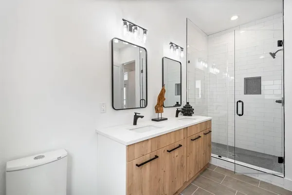 $3,400 | 4208 Live Oak Street, Unit 201, Dallas, TX 75204
