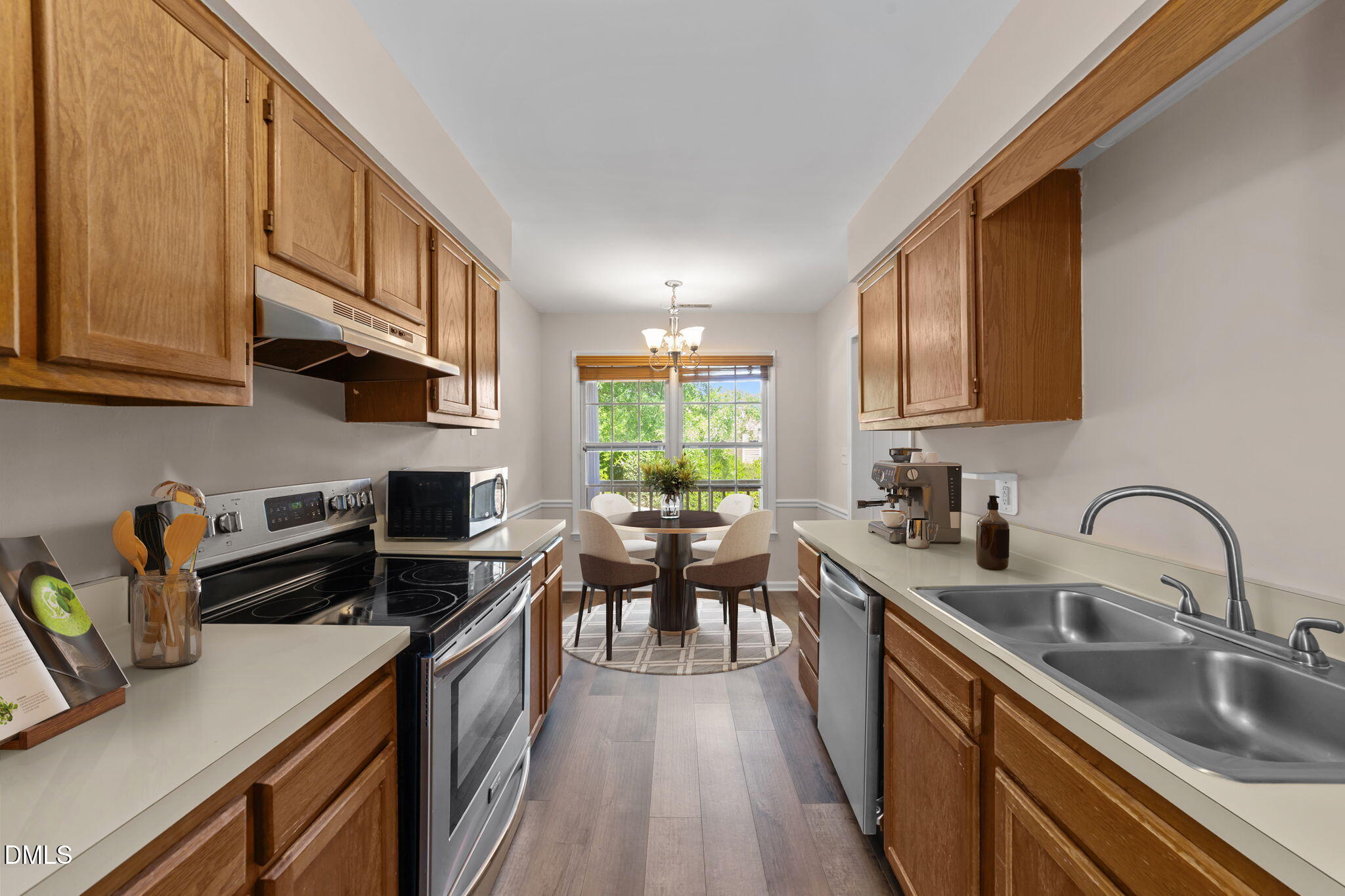 102 Shady Spring Place Durham, NC 27713 - Photo 7 of 37 46-web-or-mls-VB4A6660 (2)