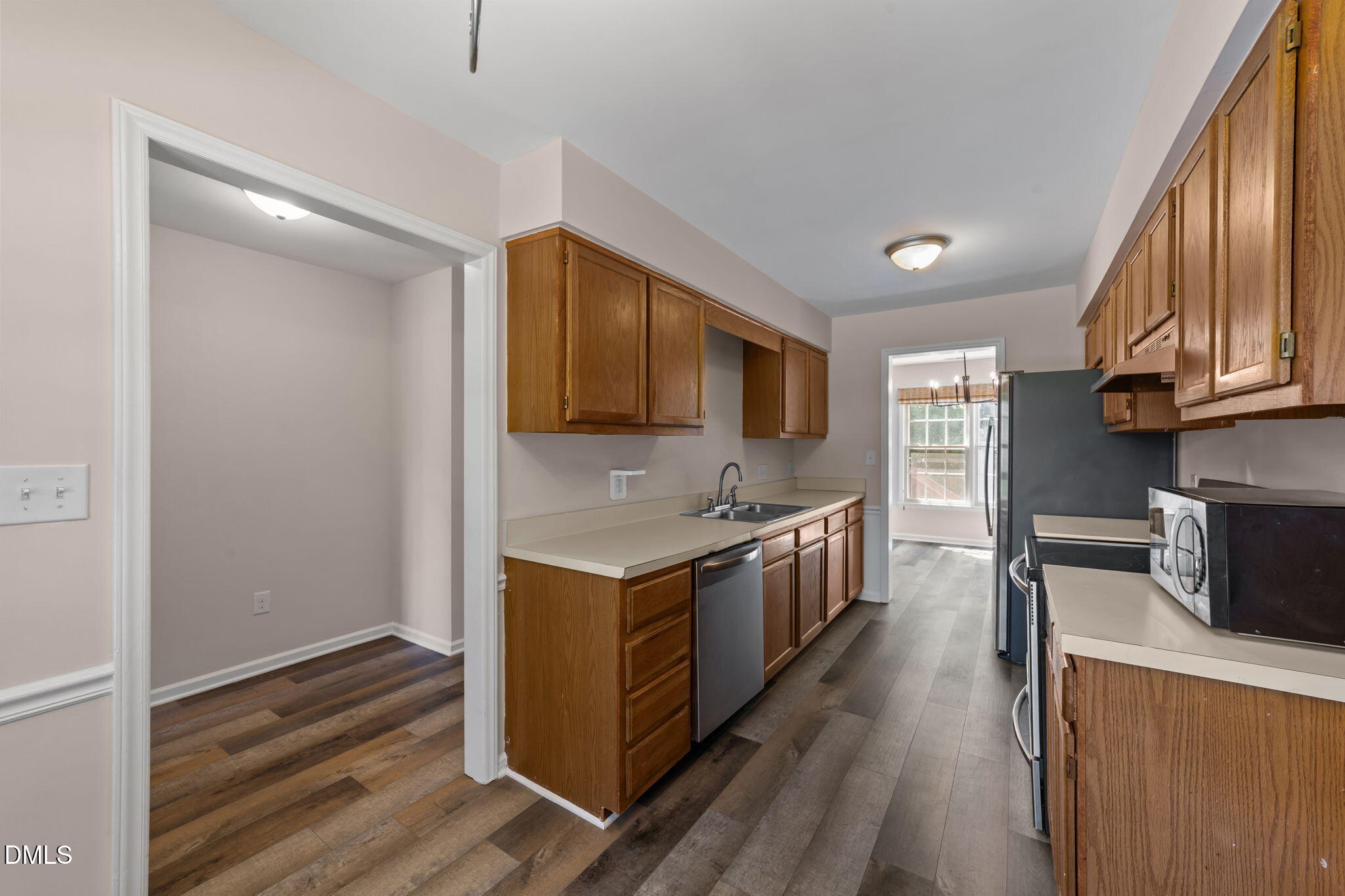 102 Shady Spring Place Durham, NC 27713 - Photo 8 of 37 18-web-or-mls-VB4A6627