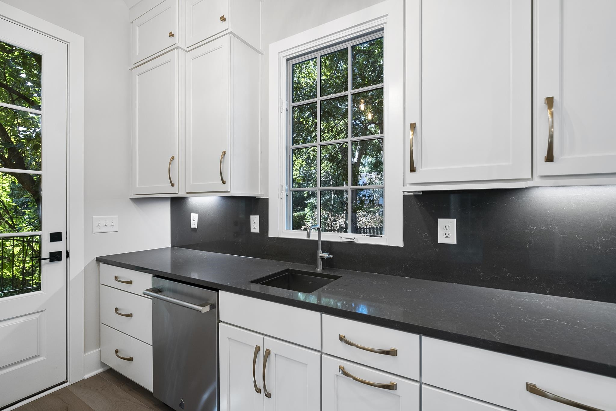 2806 Anderson Drive Raleigh, NC 27608 - Photo 7 of 49 Photo 7
