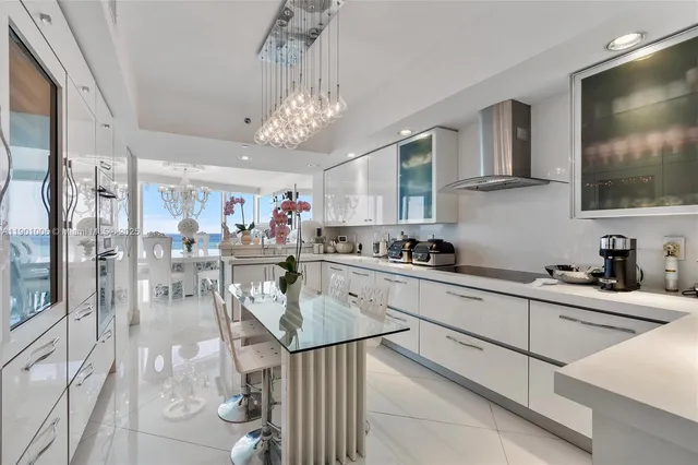 $2,610,000 | 2711 South Ocean Drive, Unit 1202, Hollywood, FL 33019