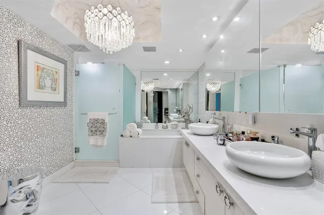 $2,610,000 | 2711 South Ocean Drive, Unit 1202, Hollywood, FL 33019