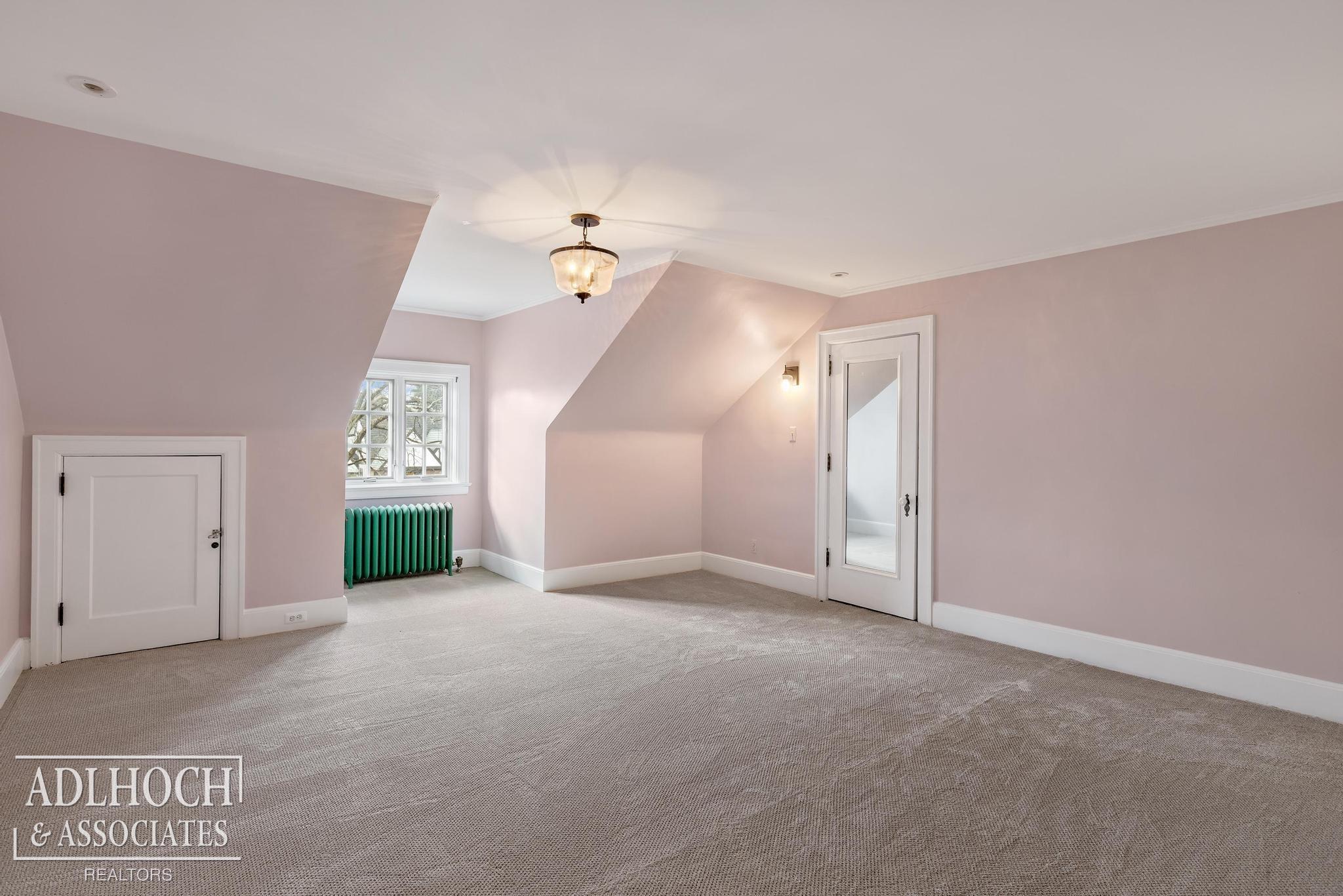 166 Cloverly Road Grosse Pointe, MI 48236 - Photo 54 of 72 50168102-b8db6154-71a5-4a4f-a08b-59c7b4fadc3f.JPG