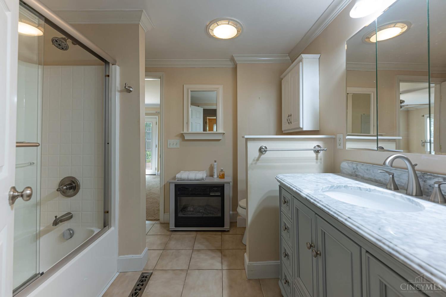 567 Lang Road Cincinnati, OH 45244 - Photo 22 of 35