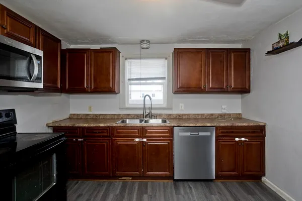 $284,900 | 70 Chateaugay Street, Chicopee, MA 01020