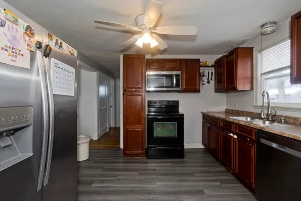 $284,900 | 70 Chateaugay Street, Chicopee, MA 01020