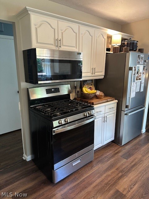 2228 Croydon Road Twinsburg, OH 44087 - Photo 6 of 18 Kitchen