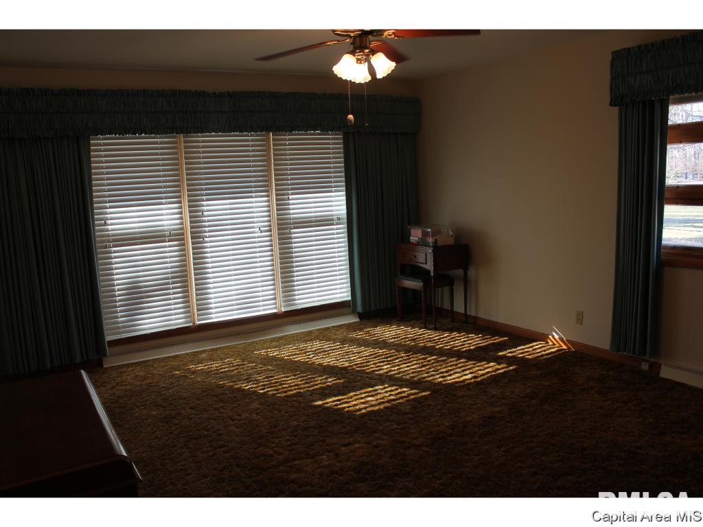 25 Sumner Lane Springfield, IL 62707 - Photo 10 of 36 Gallery Image 10